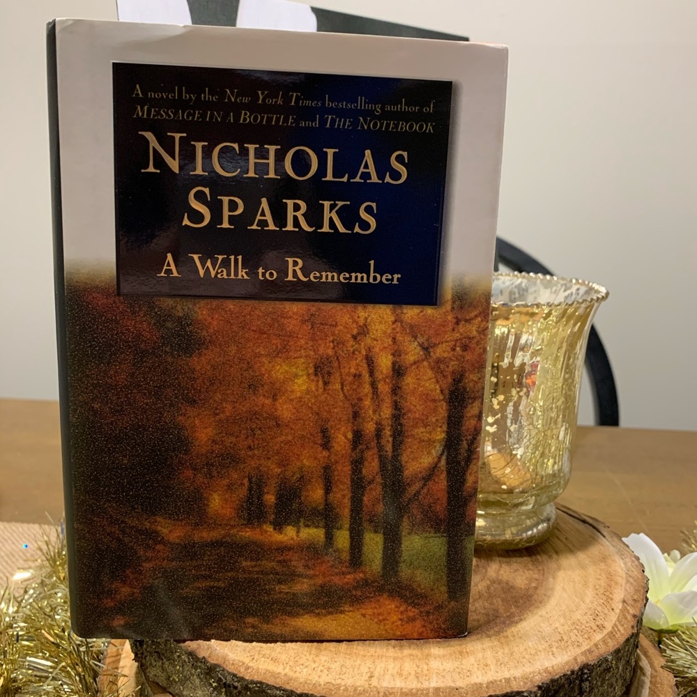 Like New| A Walk to Remember Book